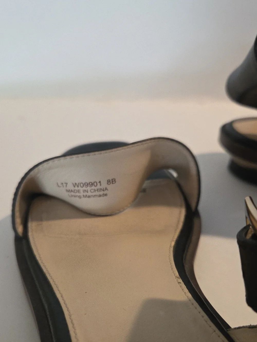 Cole Haan Avani Black Leather Ankle Strap Flat Sandals Gold Buckle Size 8 GUC